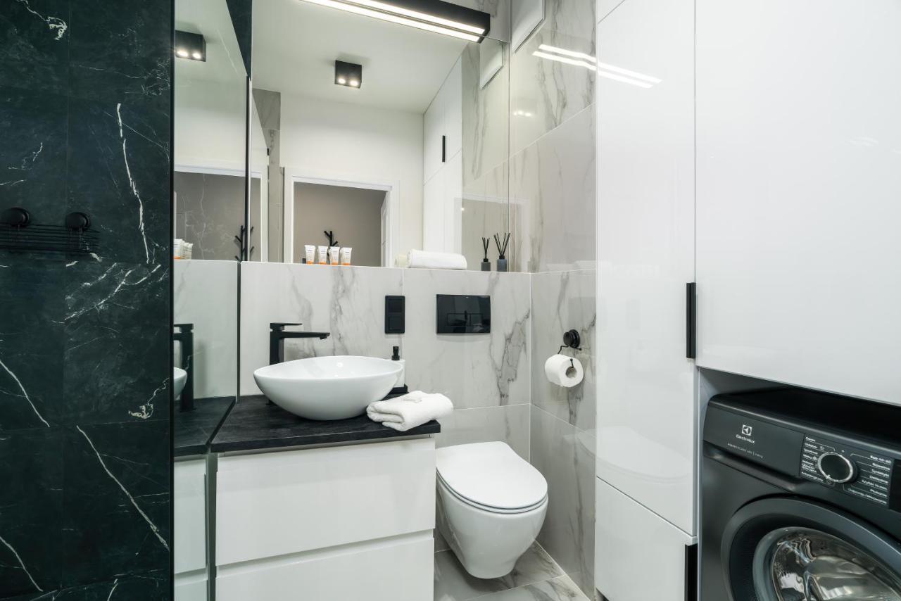 Exclusive Apartment With Terrace By Renters Poznan Bagian luar foto